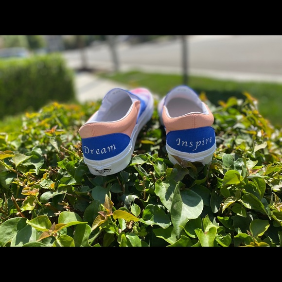 Custom vans - Picture 3 of 12